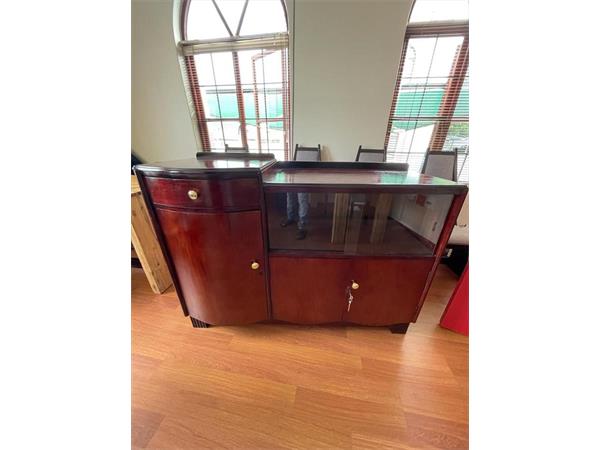 ~/upload/Lots/45655/doufdwfhekgei/LOT 45 SIDEBOARD_t600x450.jpg